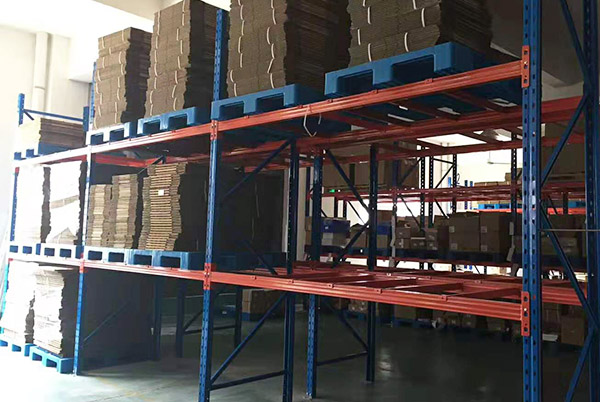 重型貨架存放包材
